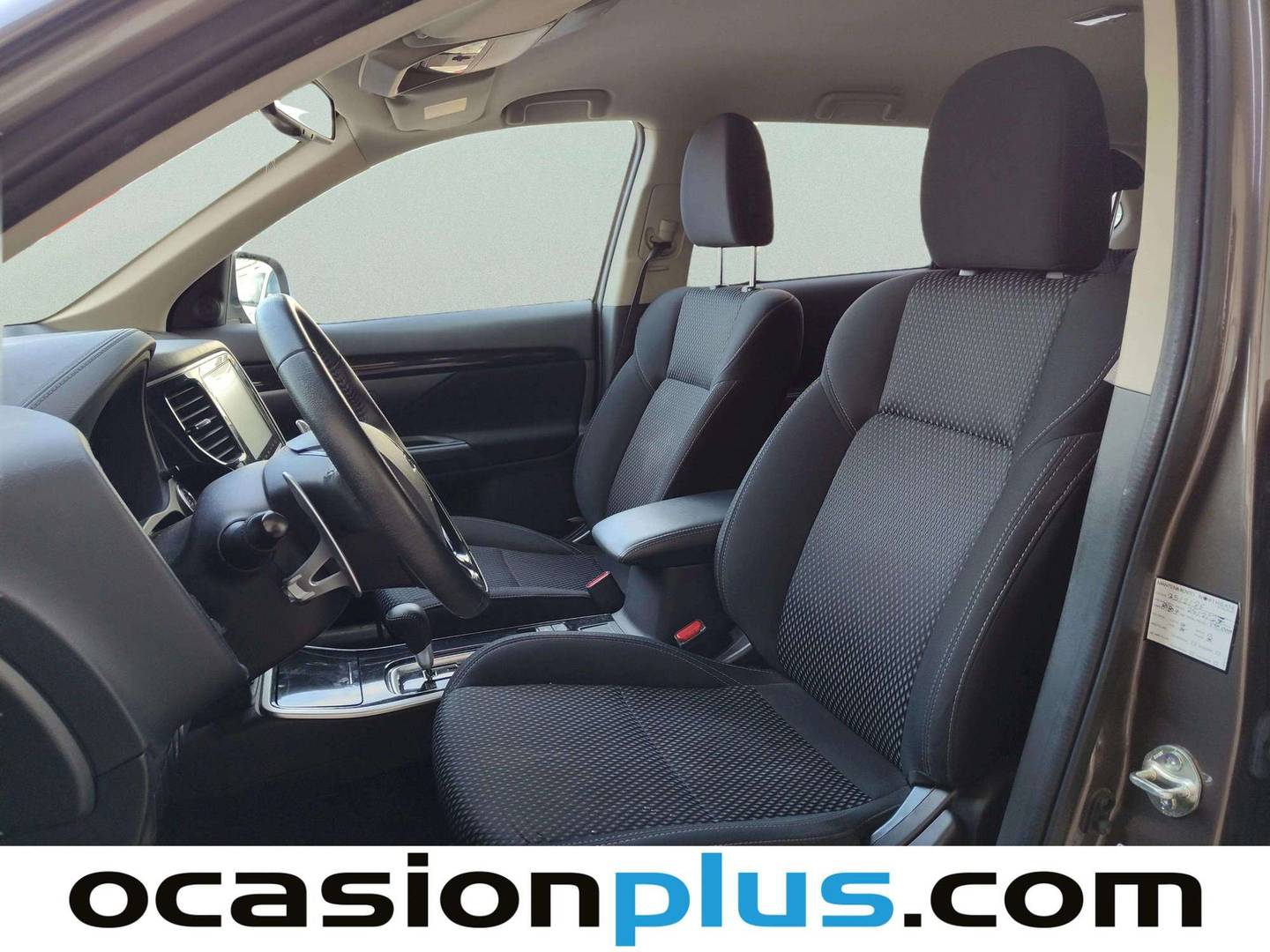 Foto asientos delanteros Mitsubishi Outlander Mitsubishi Outlander 200 MPI Motion 2WD CVT (150 CV)