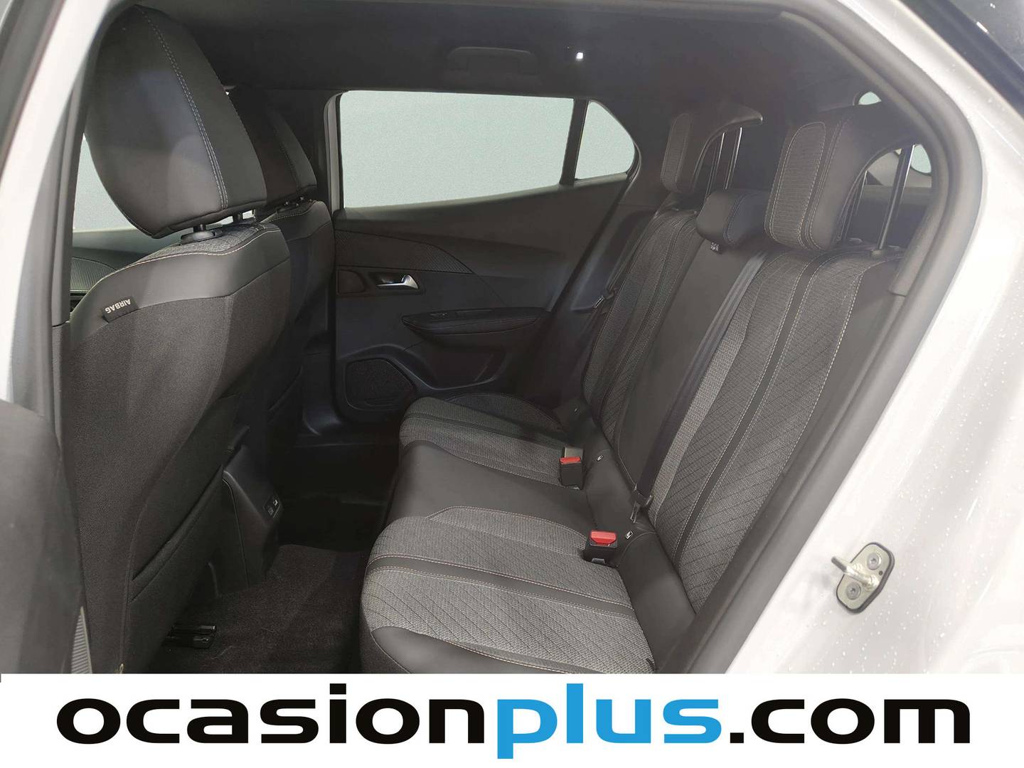 Foto asientos traseros Peugeot 2008 Peugeot 2008 Allure Hybrid eDCS6 (145 CV)