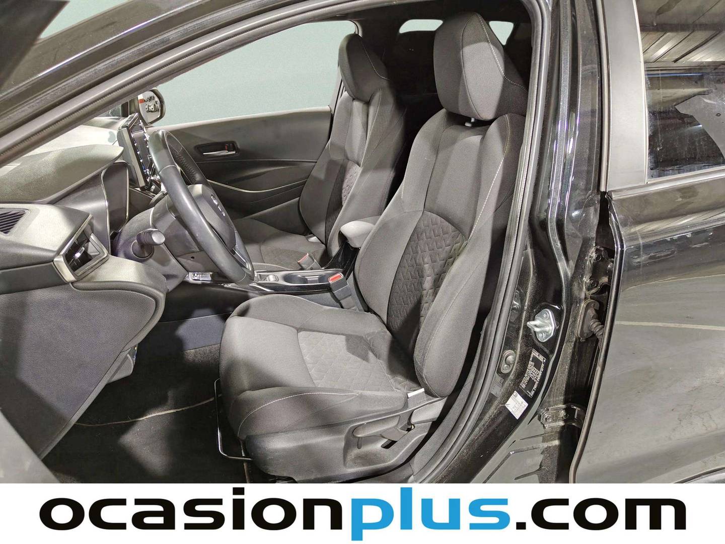 Foto asientos delanteros Toyota Corolla Toyota Corolla Touring Sport 125H Active (122 CV)