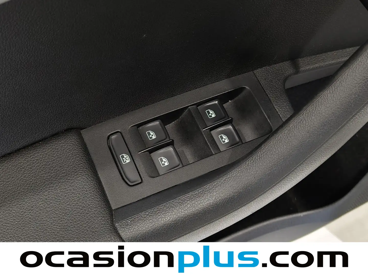 Foto Skoda Octavia Skoda Octavia 1.6 TDI CR Ambition DSG (115 CV)