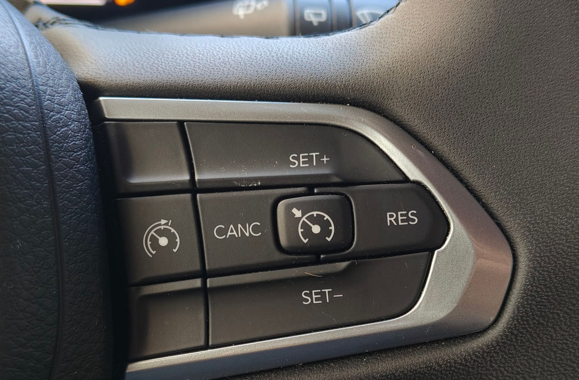 Jeep Renegade eHybrid 1.5 Limited ATX - foto 27