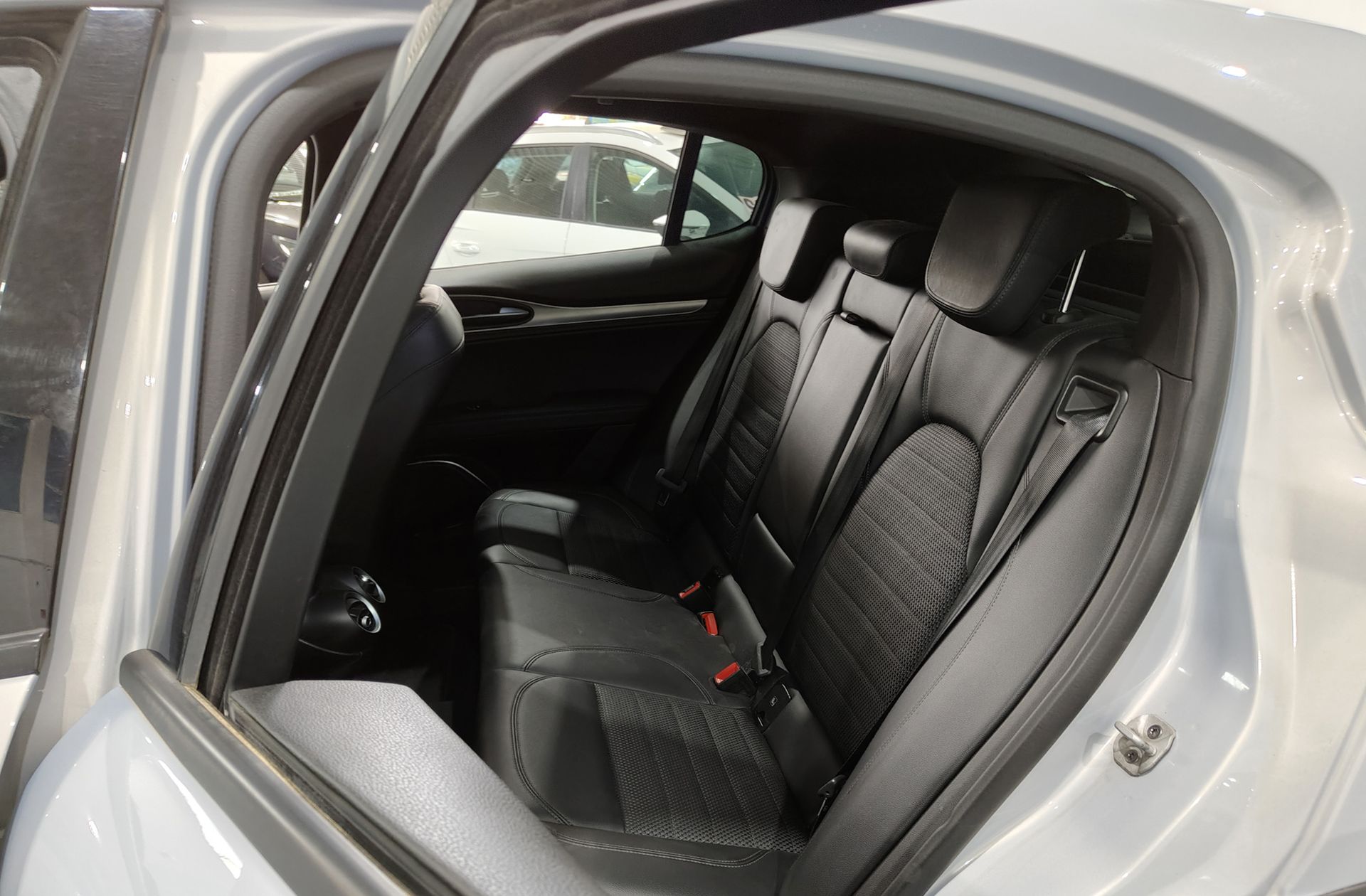 Alfa Romeo Stelvio 2.2 Diesel Sprint AWD - foto 12