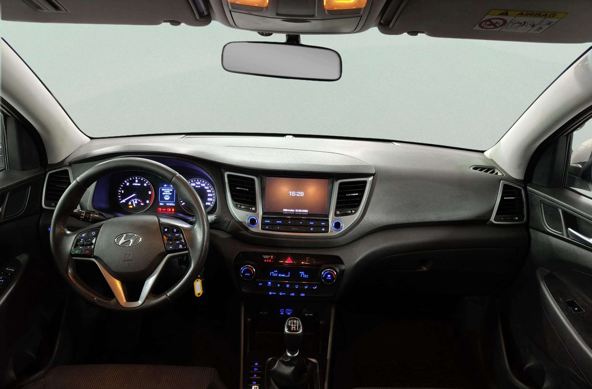 Hyundai Tucson 1.7 CRDi BlueDrive 25 Aniversario 4x2 - foto 6