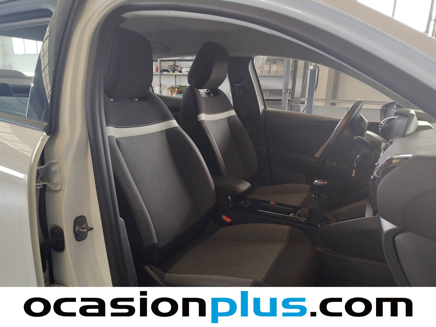 Foto Citroën C4 X Citroen C4 X PureTech 100 S&S 6v You  (102 CV)