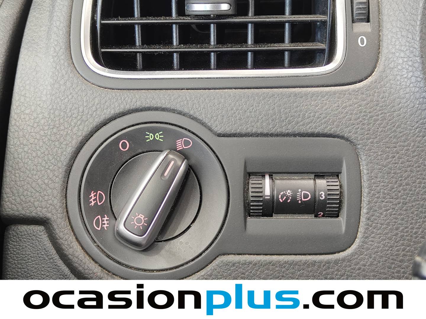 Equipamiento del Volkswagen Polo Volkswagen Polo Sport by R-Line 1.2 TSI (90 CV) DSG
