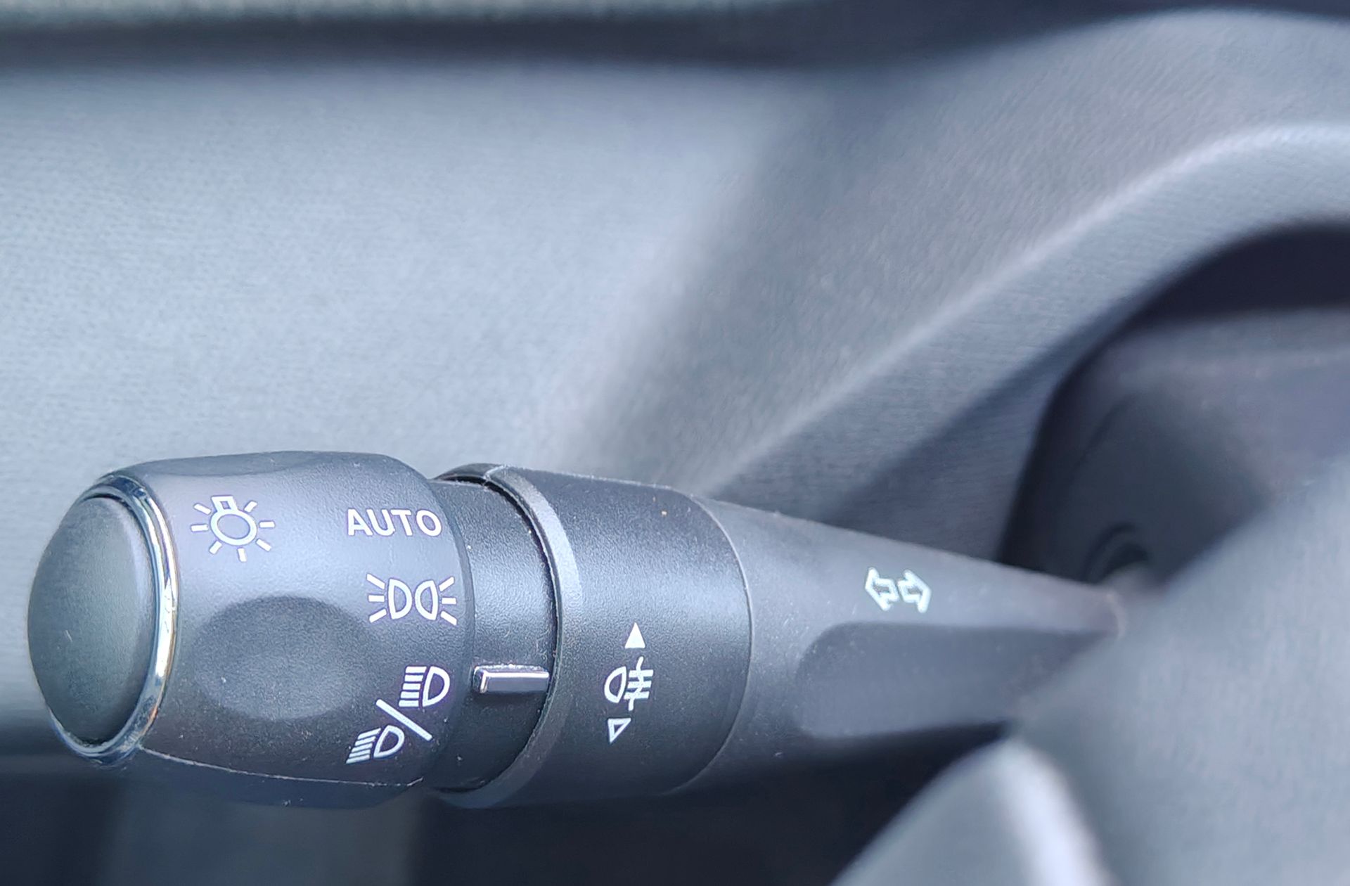 Peugeot 408 Allure Hybrid eDCS6 - foto 23