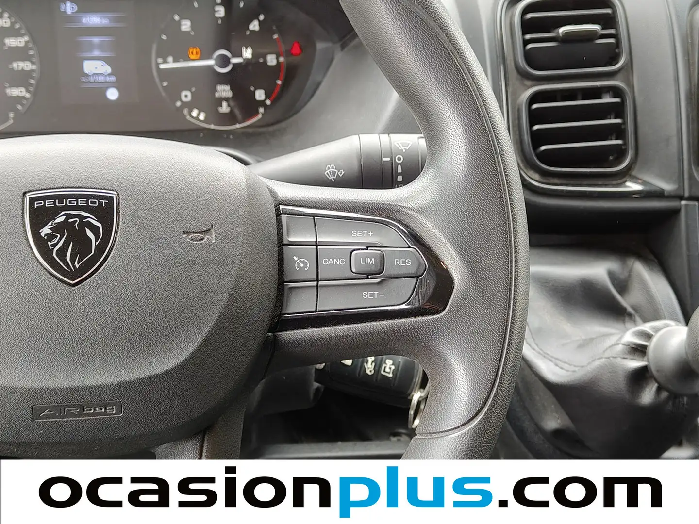 Foto Peugeot Boxer PEUGEOT Boxer 3.3 L2 H2 BHDI (120CV)