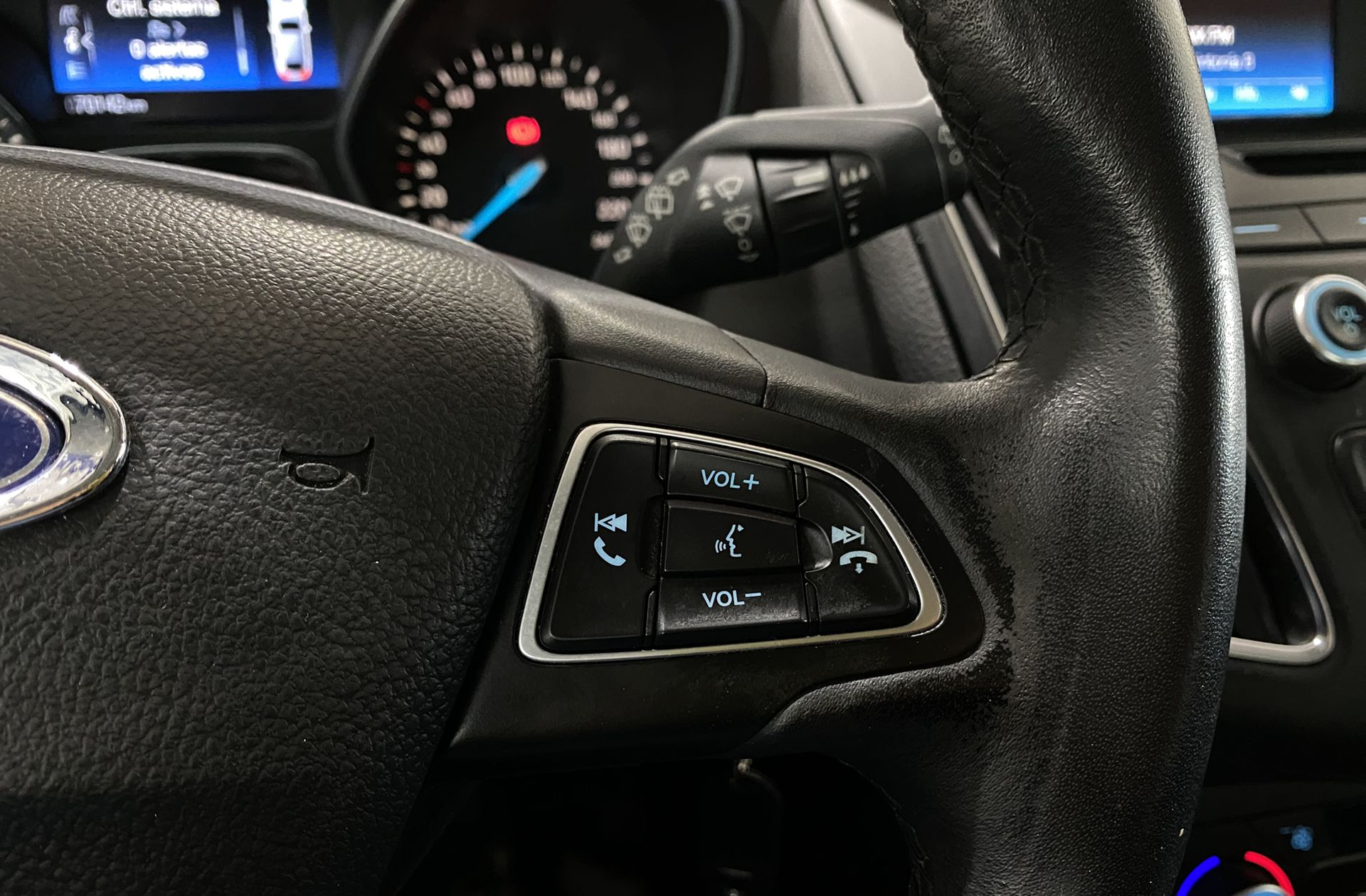 Ford Focus 1.0 EcoBoost Trend+ - foto 22