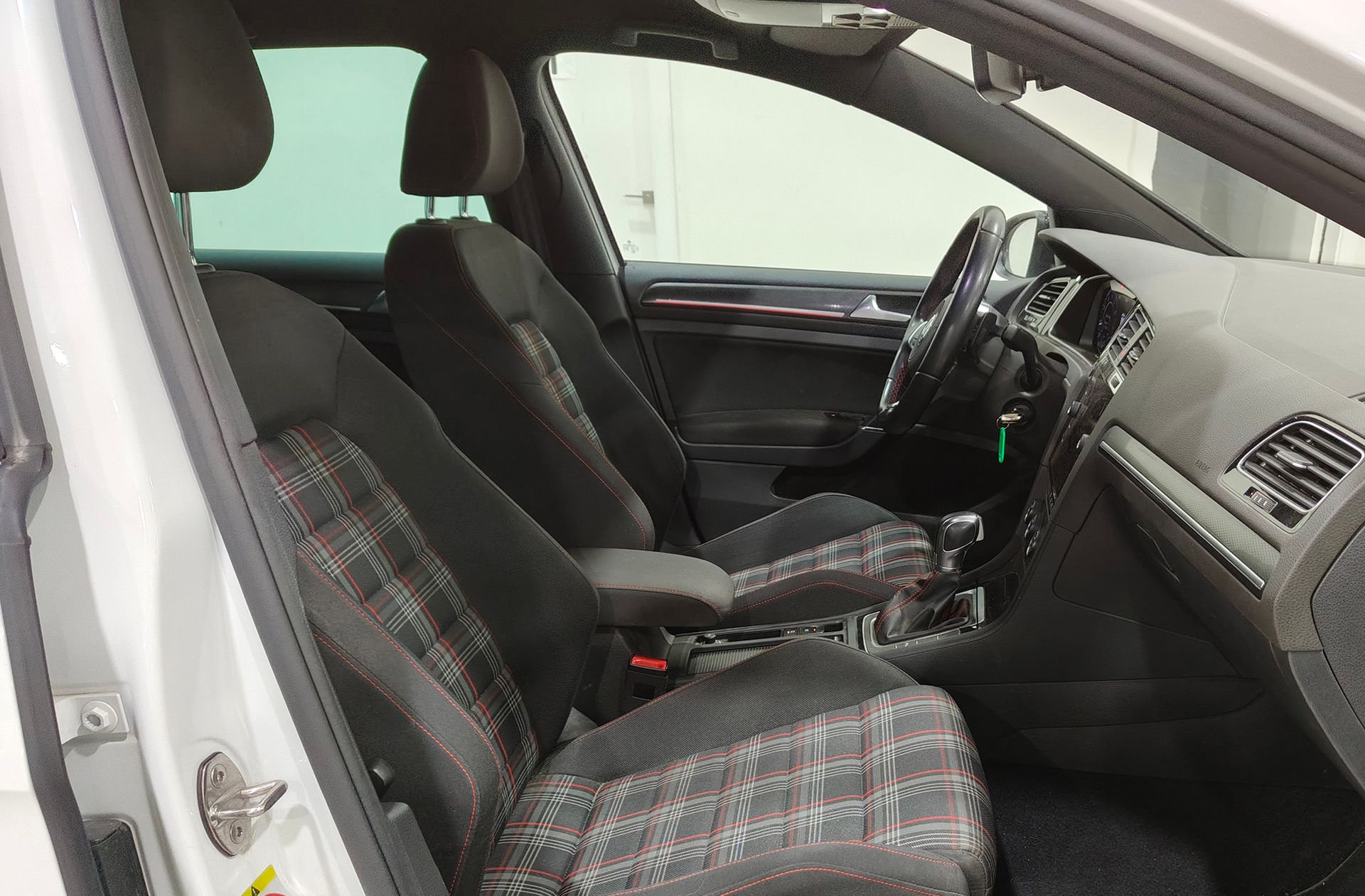 Volkswagen Golf GTI 2.0 TSI DSG - foto 20