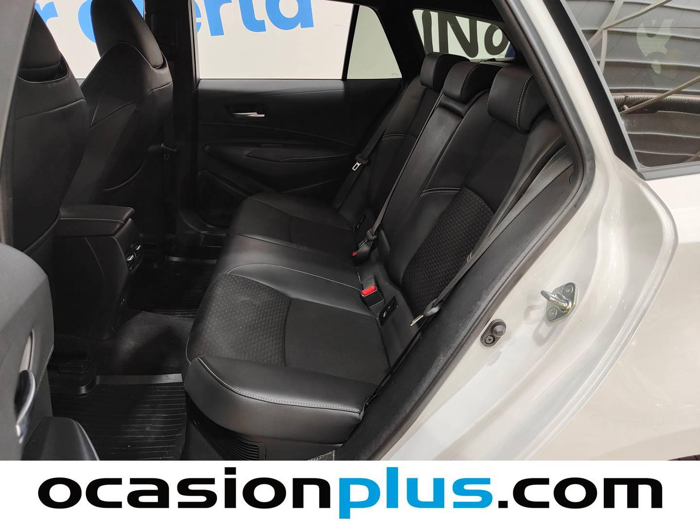 Foto asientos traseros Toyota Corolla Toyota Corolla 200H Touring Sport Style Edition (196 CV)