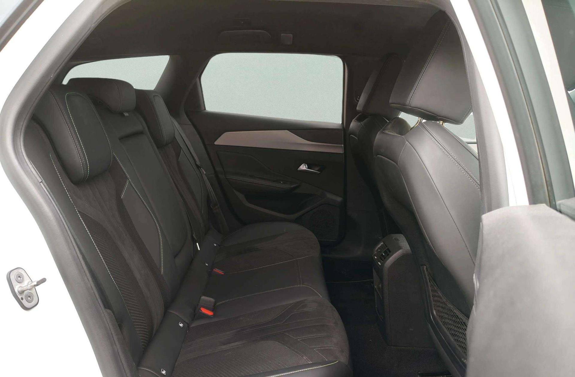 Peugeot 308 SW BlueHDi 130 GT EAT8 - foto 19