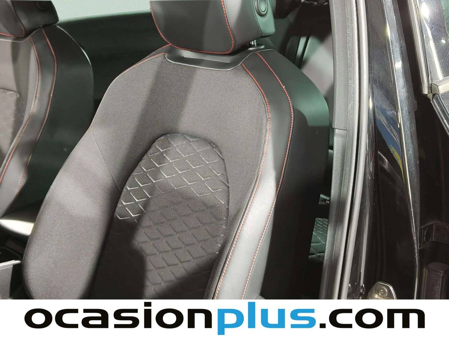 Extras y acabados del Seat León SEAT León ST 1.5 eTSI S&S FR Go L DSG (150 CV)