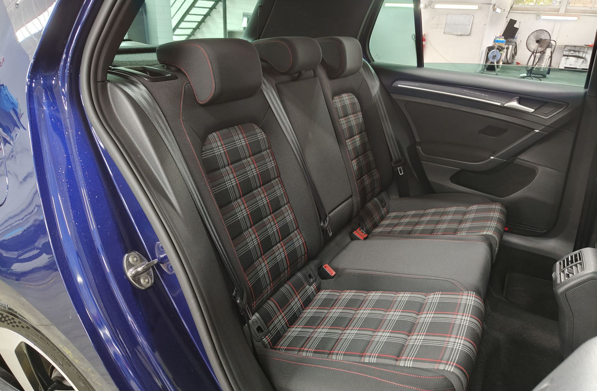 Volkswagen Golf GTI Performance 2.0 TSI DSG - foto 19