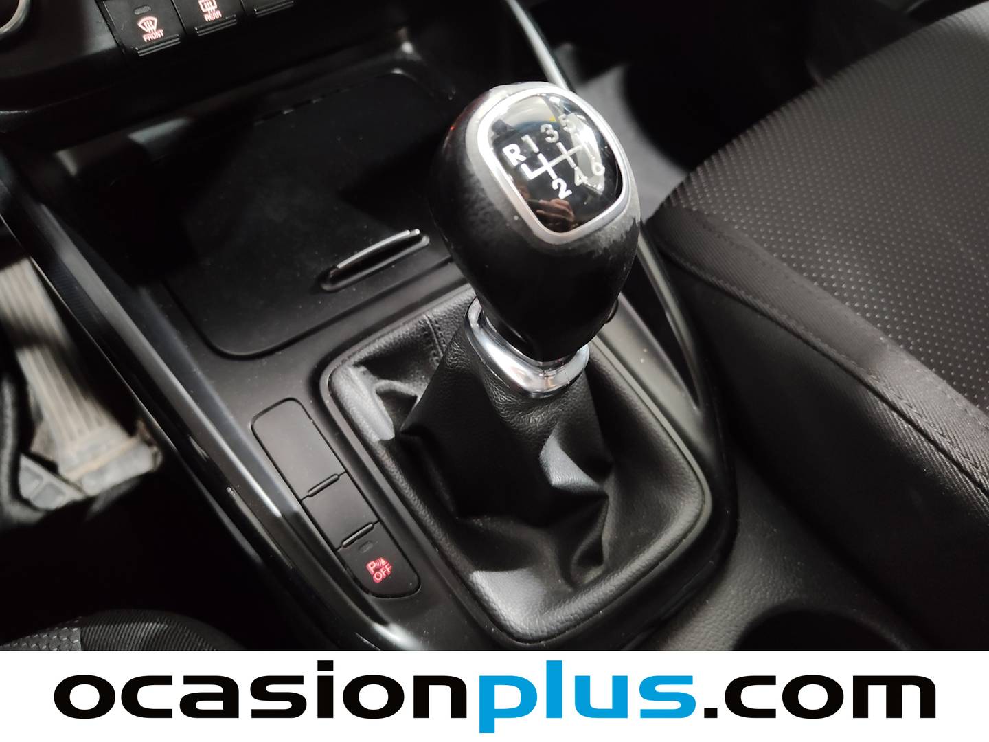 KIA Carens KIA Carens 1.6 GDi UEFA Euro 2016 Eco-Dynamics (135 CV) de segunda mano
