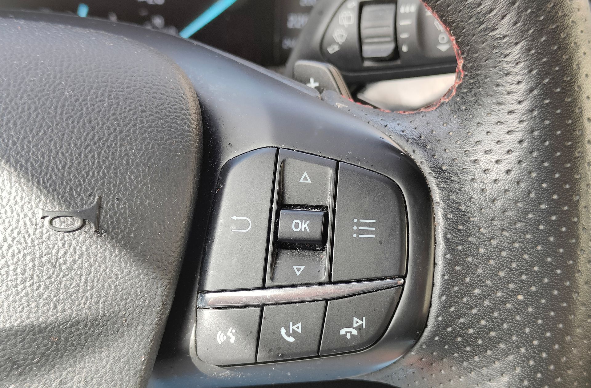 Ford Focus 1.0 EcoBoost ST-Line - foto 30