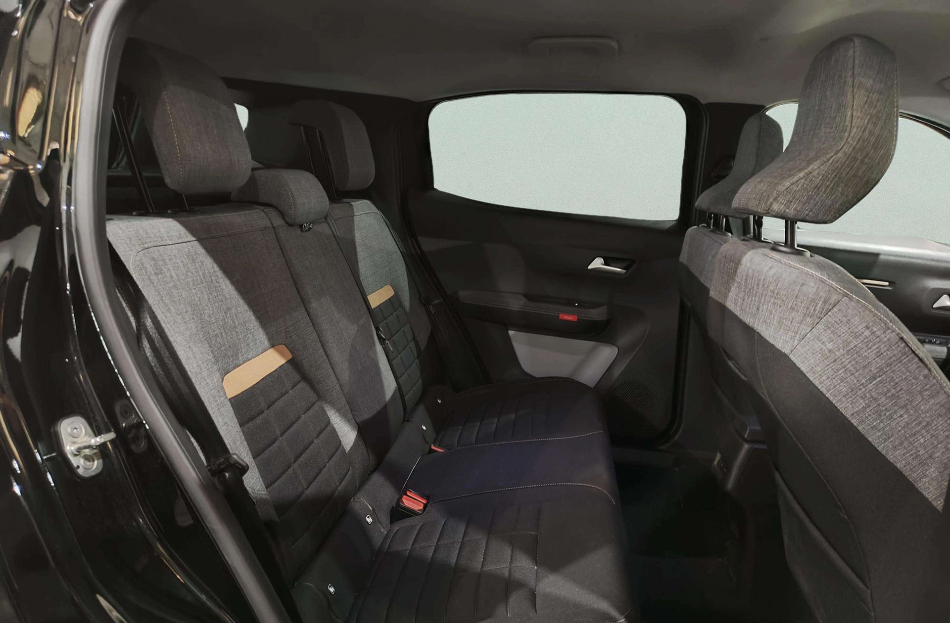 Citroën C3 Aircross Hybrid 145 Plus e-DCS6 - foto 16