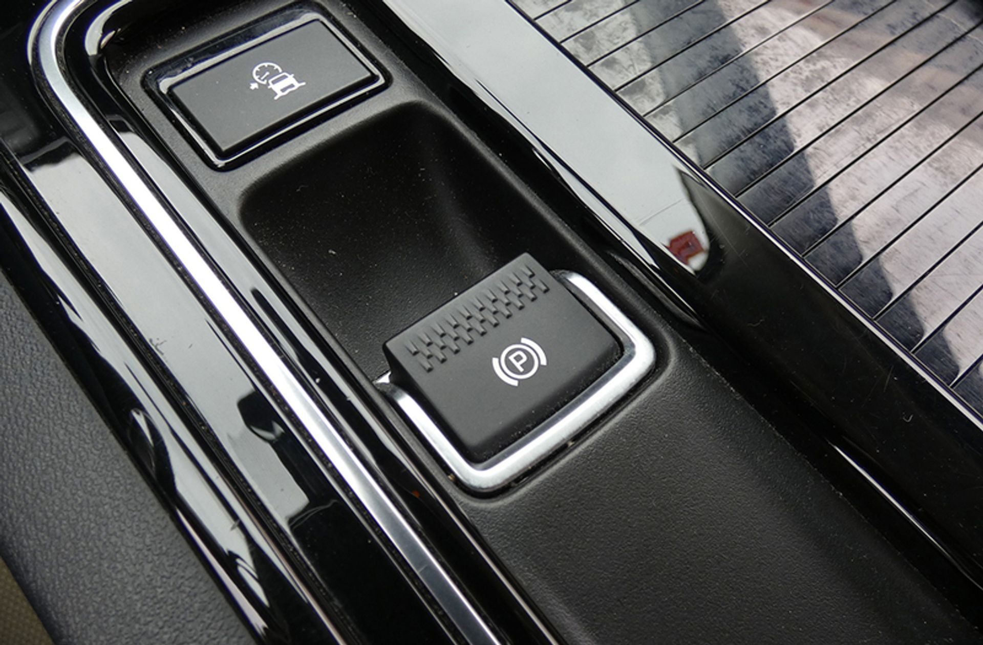 Jaguar XE 2.0 Diesel Pure RWD - foto 30