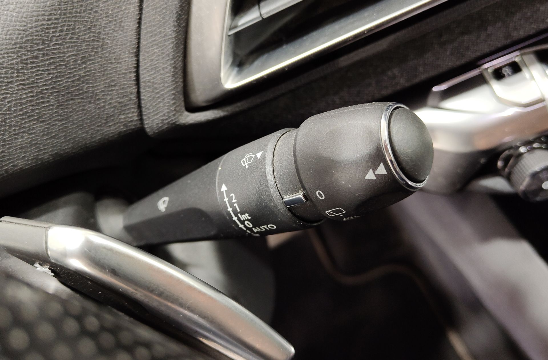 Peugeot 3008 THP 165 GT Line - foto 28