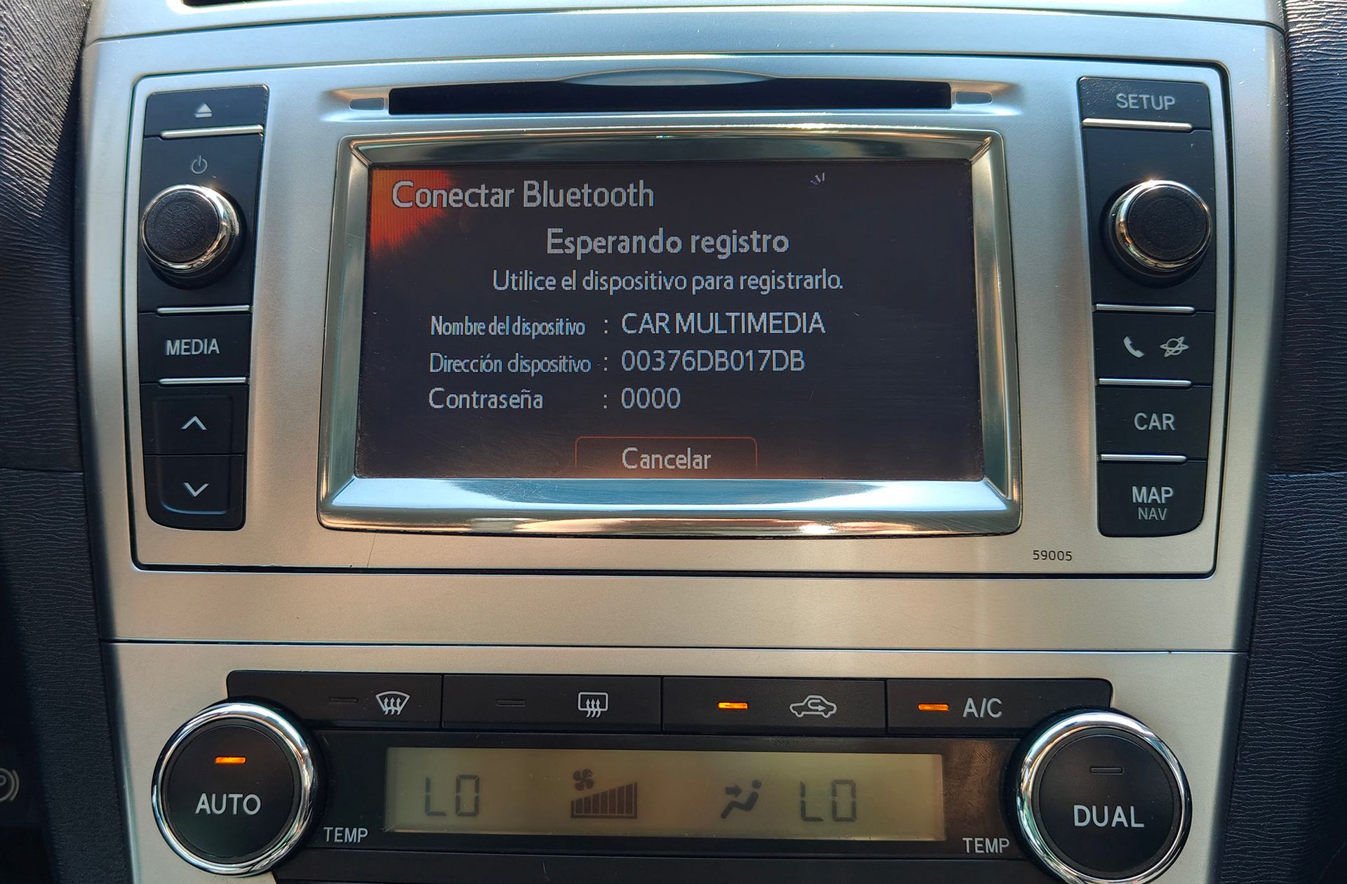 Toyota Avensis 120 D Advance - foto 26