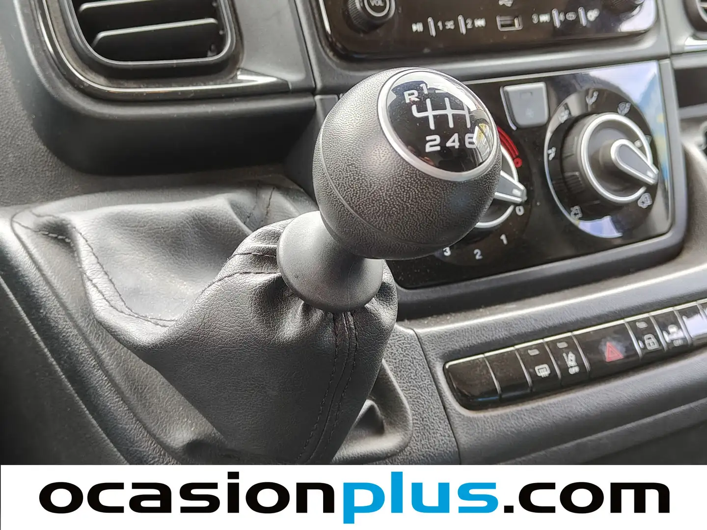 Foto Peugeot Boxer PEUGEOT Boxer 3.3 L2 H2 BHDI (120CV)