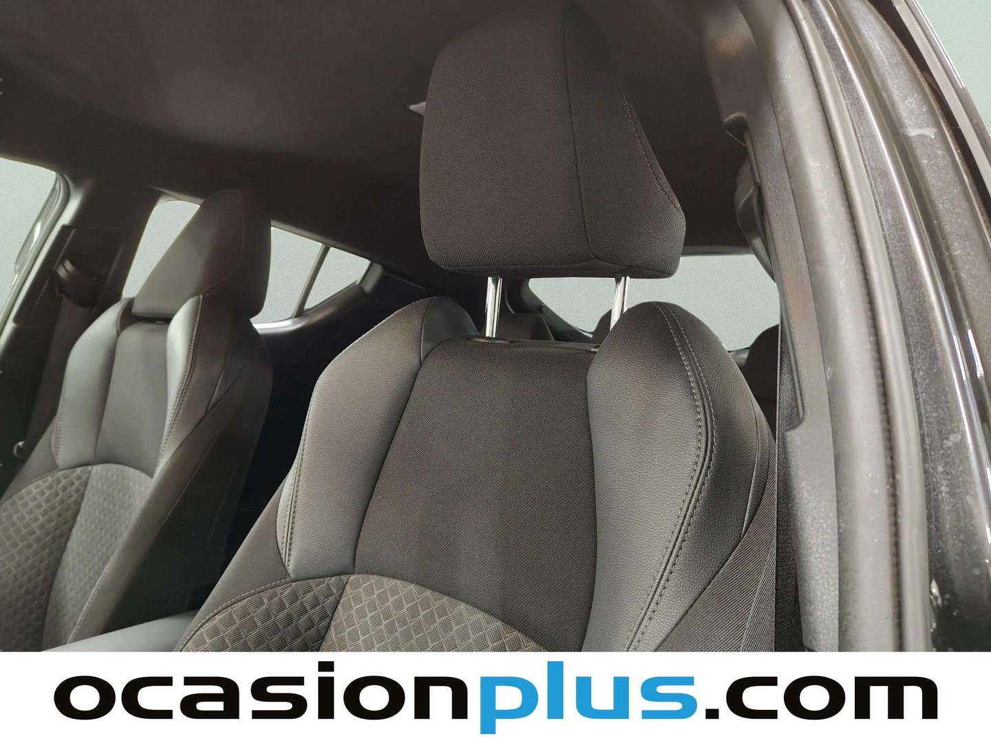 Extras y acabados del Toyota C-HR Toyota C-HR 1.8 125H Advance (122 CV)