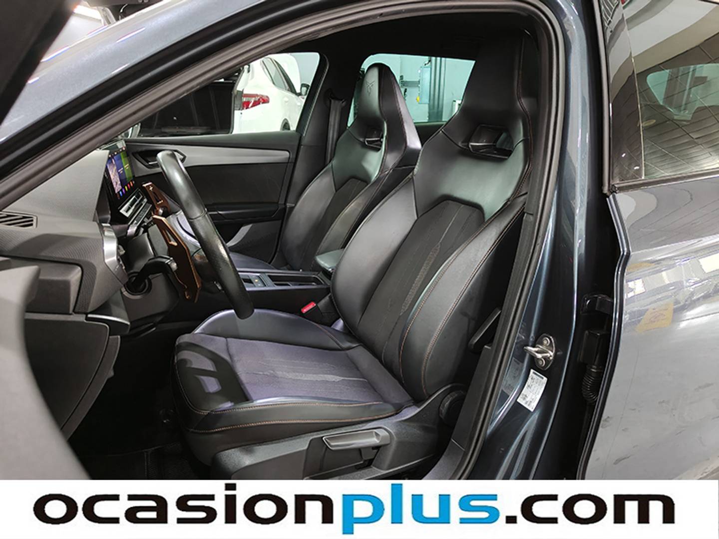 Foto Cupra León CUPRA Leon Sportstourer 2.0 TSI 4Drive DSG (310 CV)