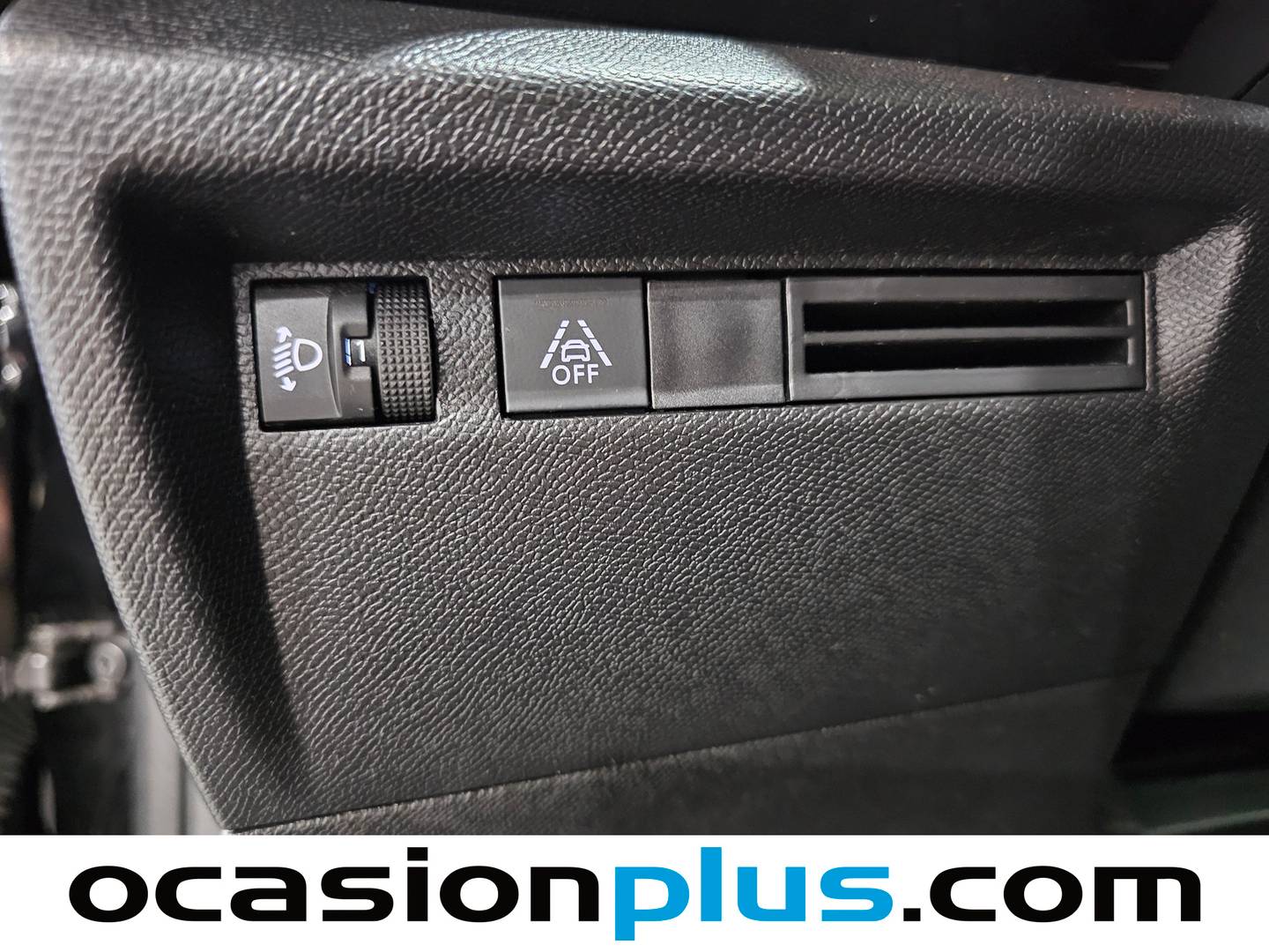 Extras y acabados del Citroën C4 Citroën C4 BlueHDi 110 S&S Live Pack (110 CV)