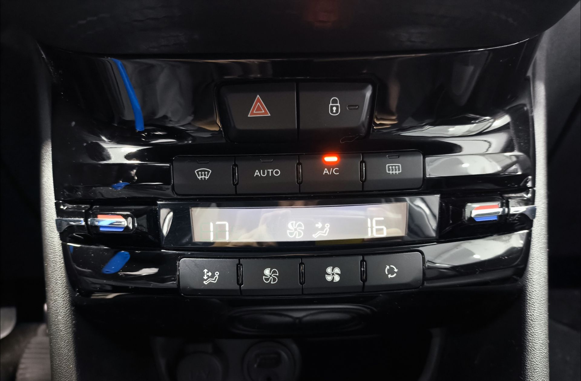 Peugeot 2008 PureTech 110 Allure - foto 29