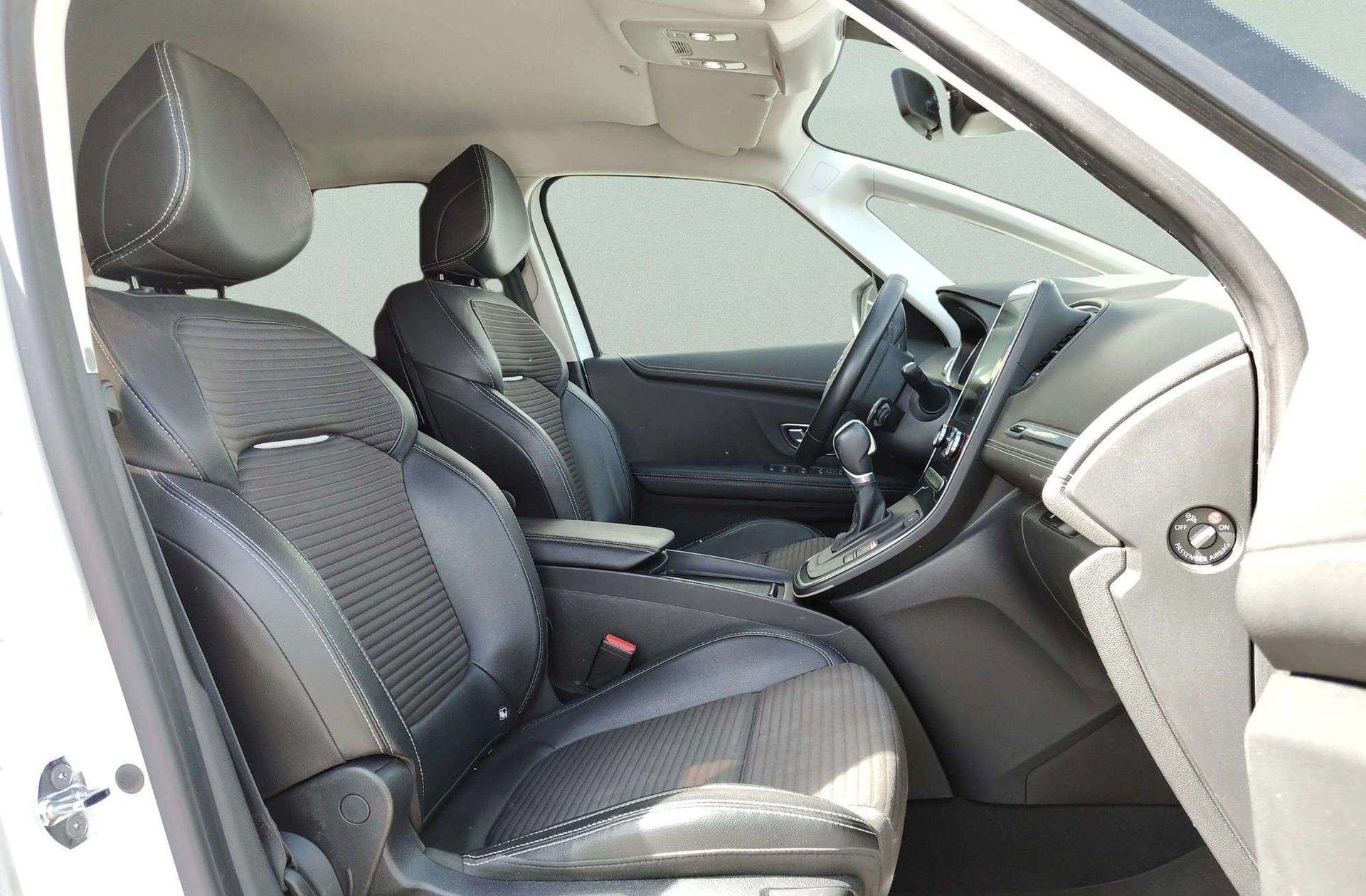 Renault Scénic Zen TCe GPF EDC - foto 22