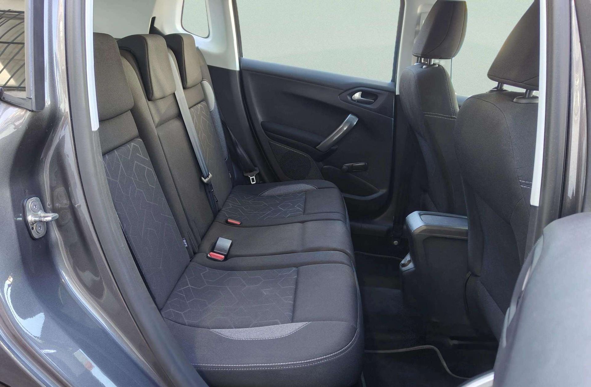 Peugeot 2008 BlueHDi 100 Active - foto 14