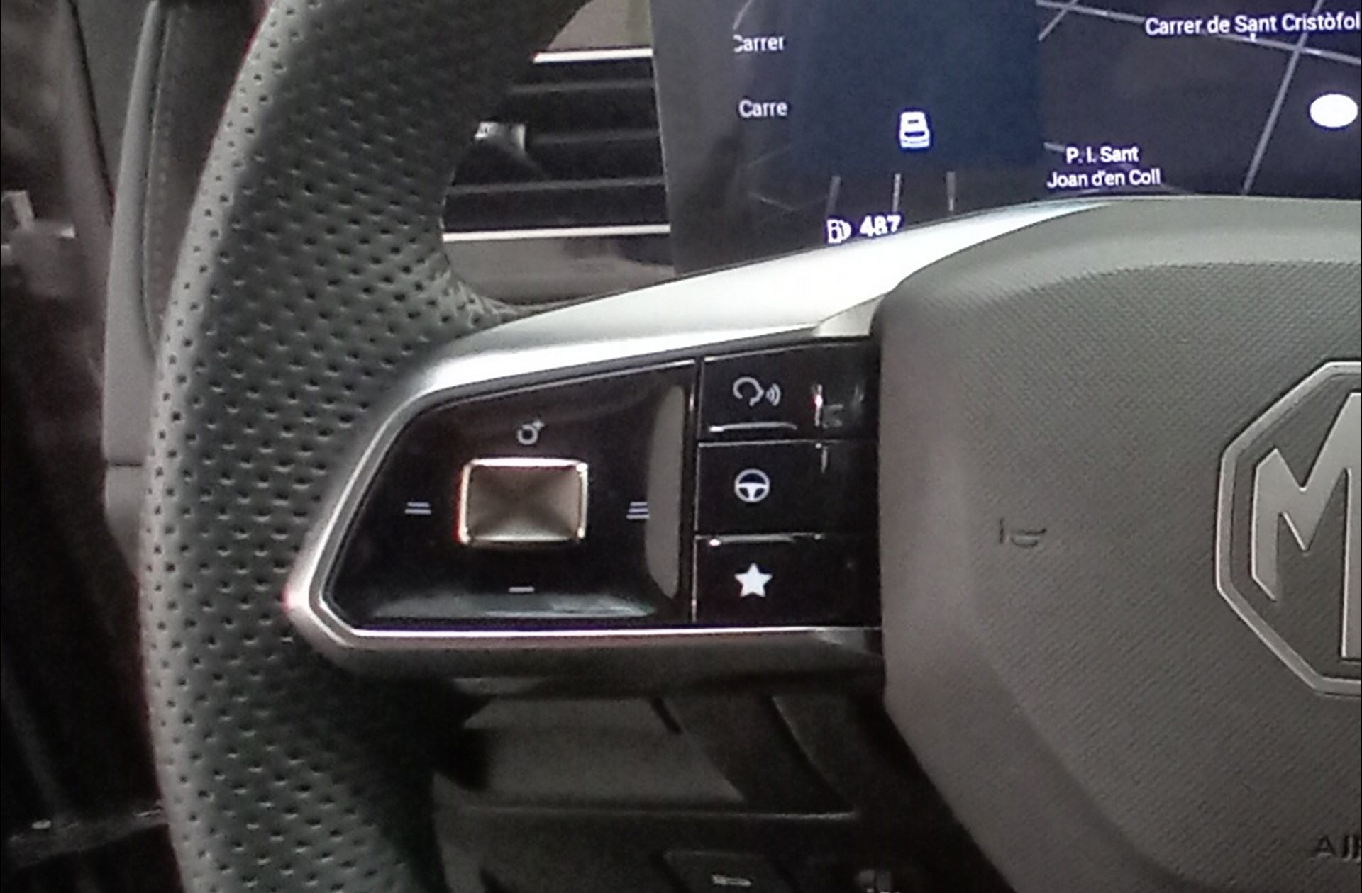 MG HS 1.5T Luxury DCT - foto 24