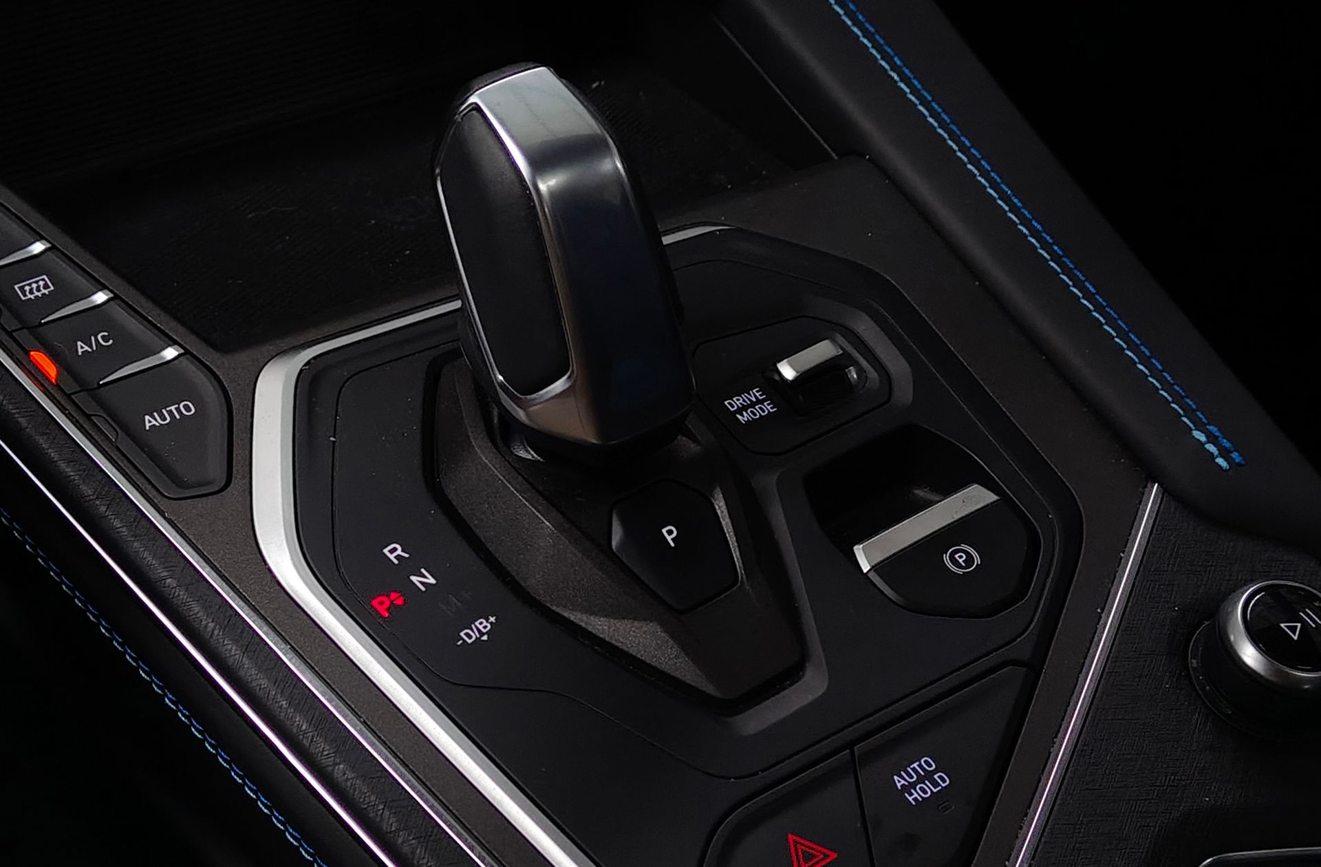 Lynk & Co 01 1.5 PHEV - foto 5