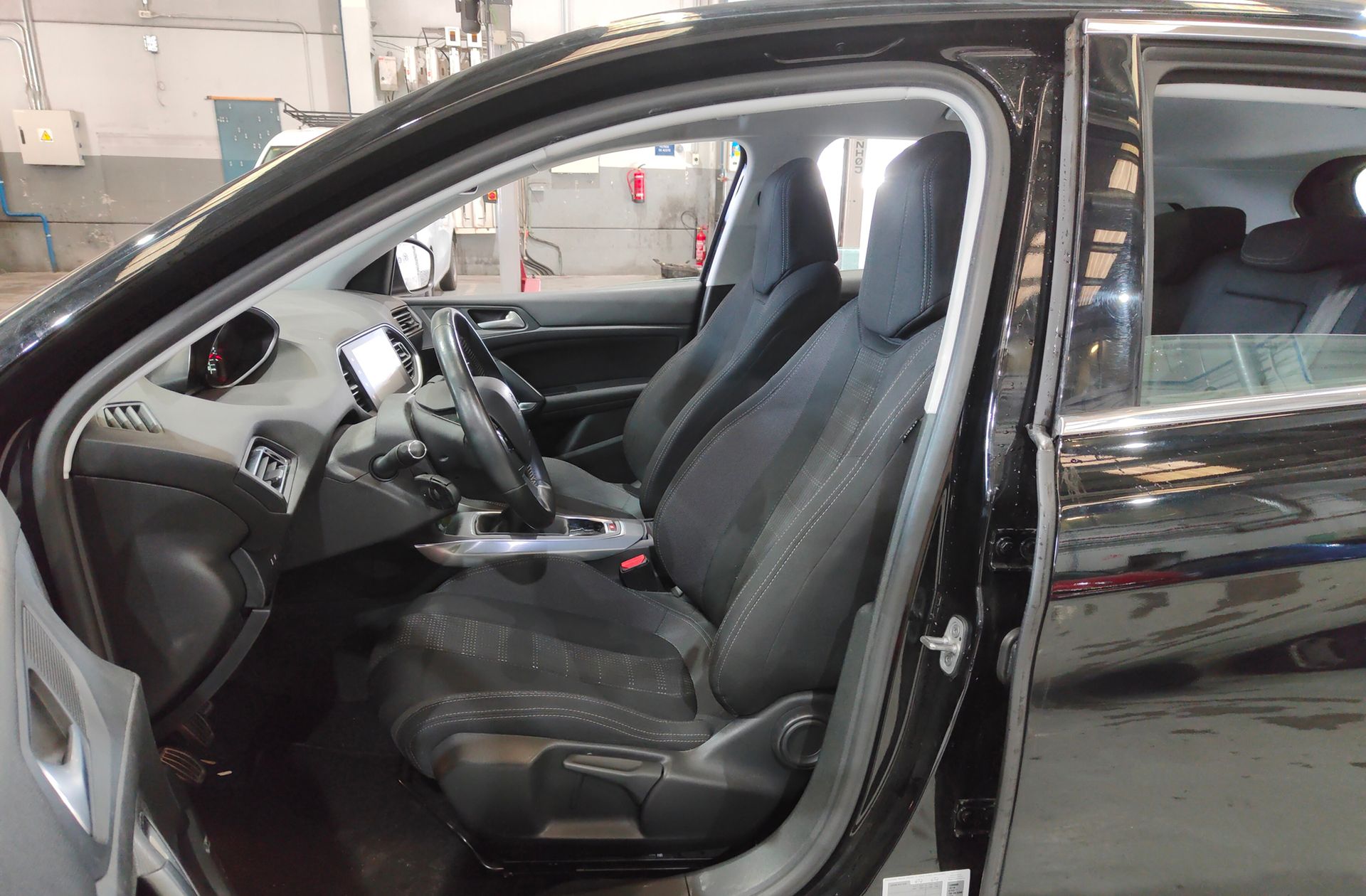 Peugeot 308 1.6 e-HDI Allure - foto 9