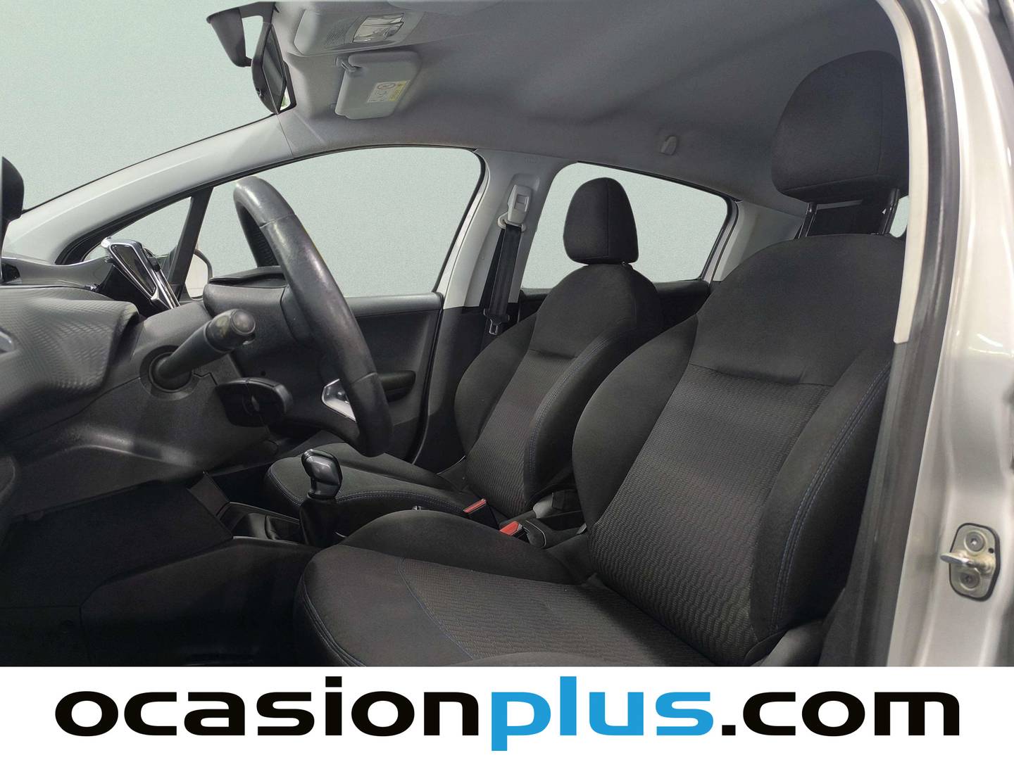 Foto asientos delanteros Peugeot 208 Peugeot 208 PureTech Signature (82 CV)