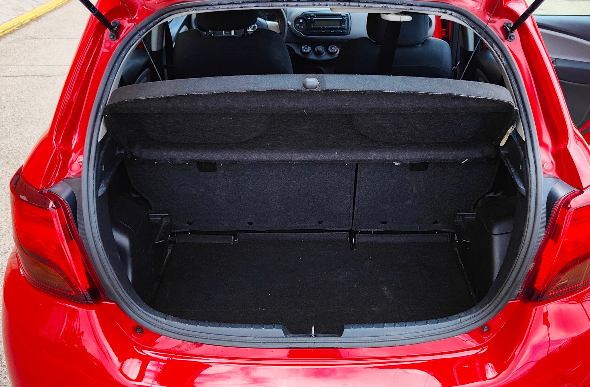 Toyota Yaris 70 Active - foto 12