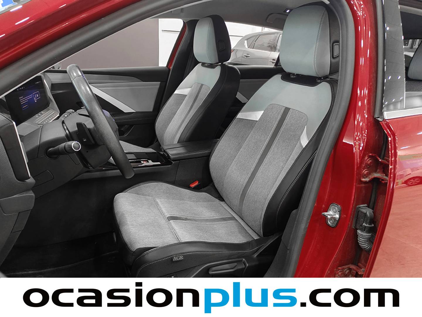Foto asientos delanteros Opel Astra Opel Astra 1.2 Turbo XHT Elegance Auto (130 CV)