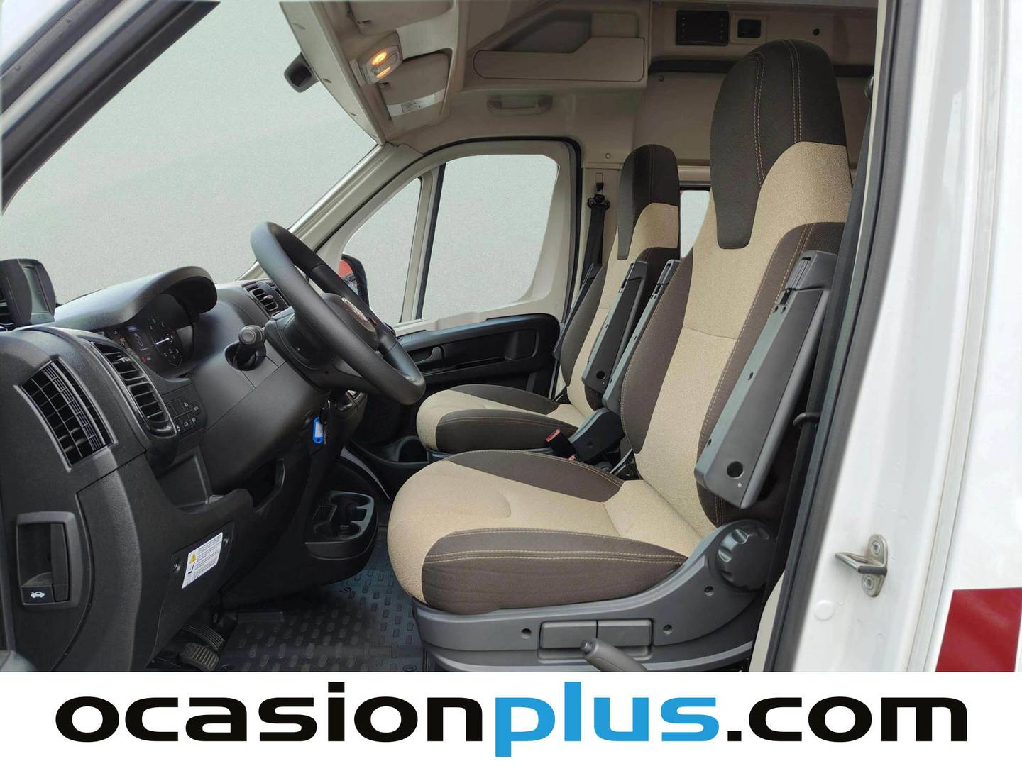 Foto asientos delanteros Rimor Horus 145 Rimor Horus 145 103kW (140CV) 4 Plazas