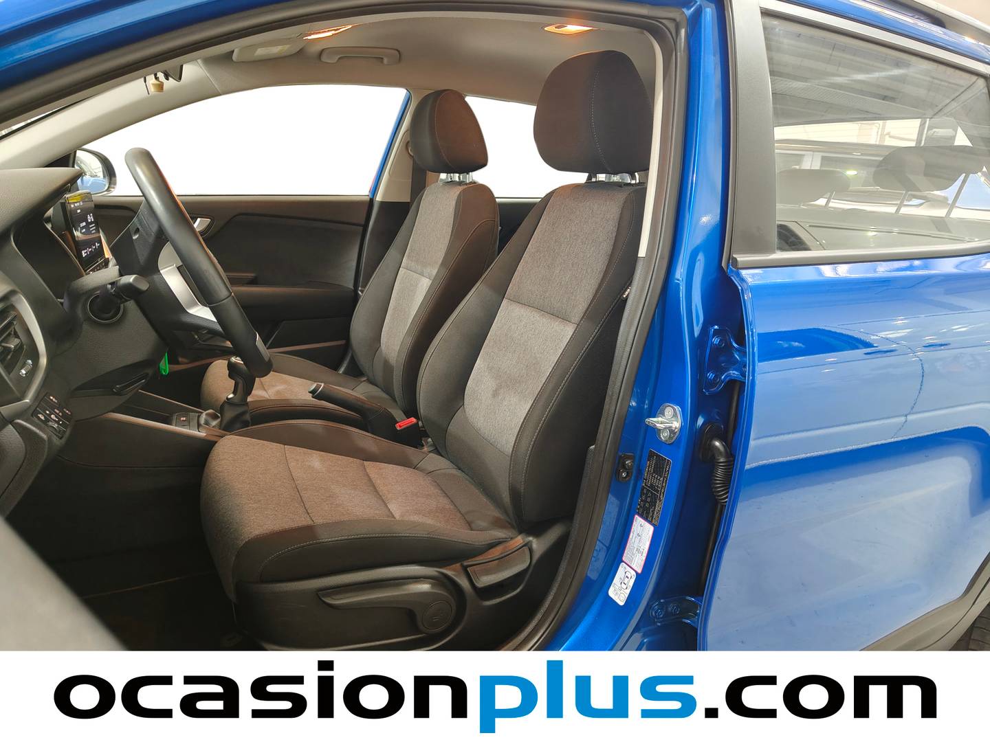 Foto asientos delanteros KIA Stonic KIA Stonic 1.0 T-GDi MHEV MT Concept (100 CV)