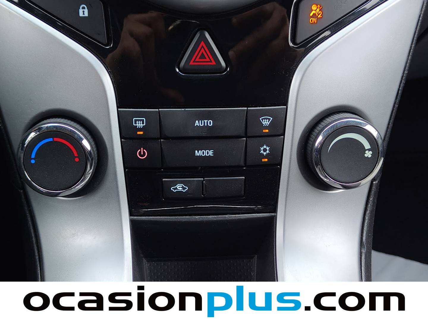 Foto Chevrolet Cruze Chevrolet Cruze 1.6 LS+ Clima (124 CV)