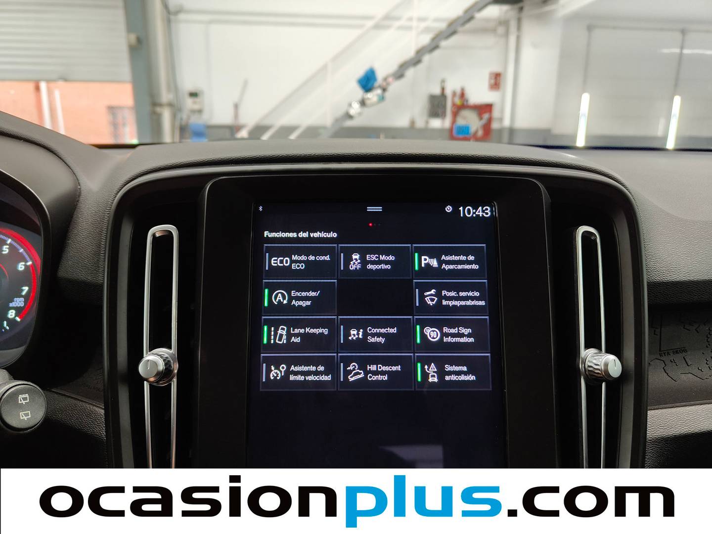 Acabados Volvo XC40 Volvo XC40 T2 Momentum Core (129 CV)