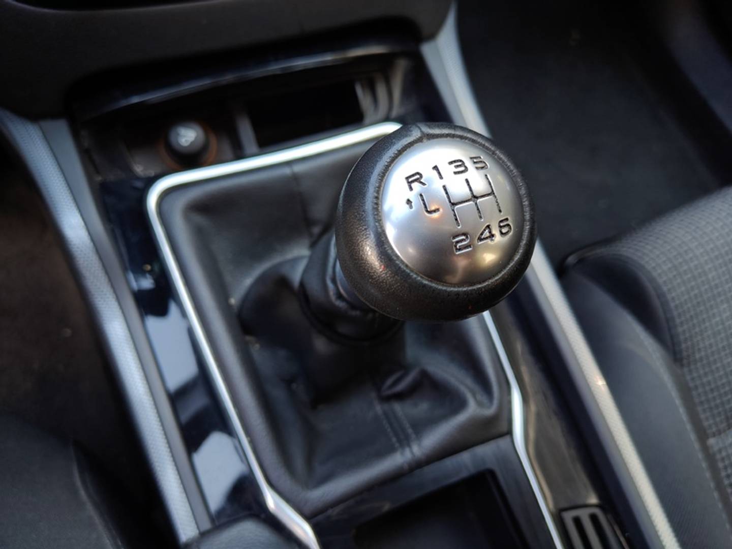 Foto Peugeot 508 Peugeot 508 SW Peugeot 508 SW 1.6 BlueHDI Active 88 kW (120 CV)