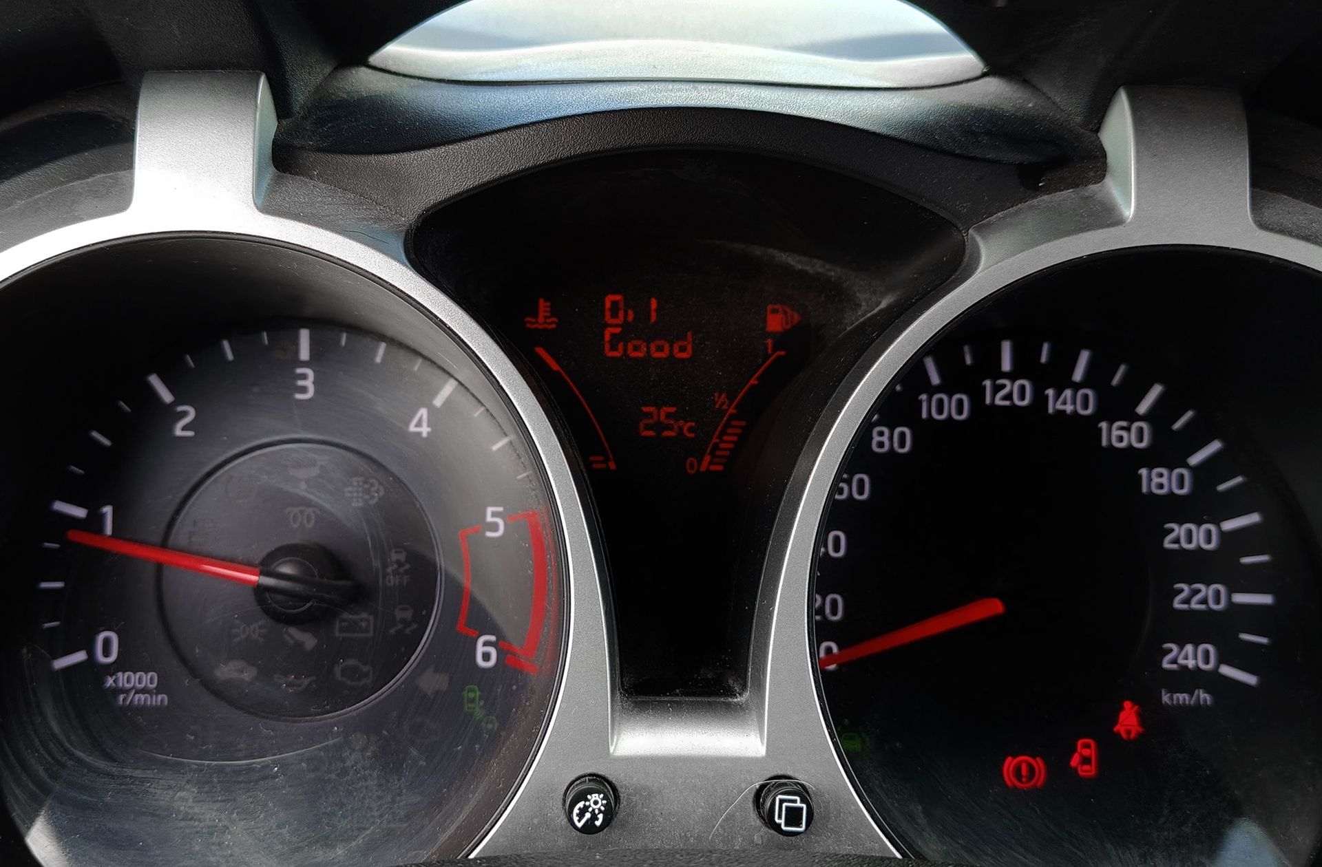 Nissan Juke 1.5 dCi N-Tec 4x2 - foto 23