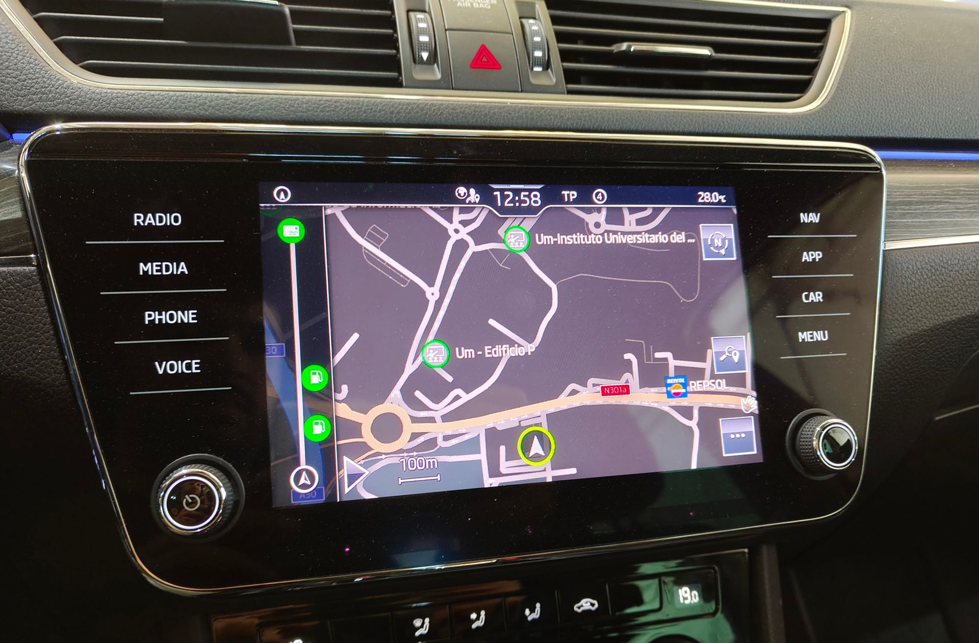 Škoda Superb 1.5 TSI Style DSG - foto 7
