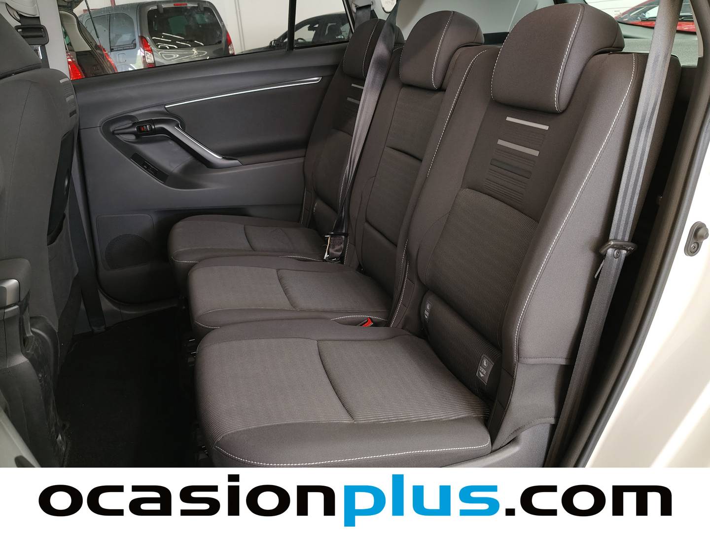 Foto asientos traseros Toyota Verso Toyota Verso 130 Advance (132 CV)