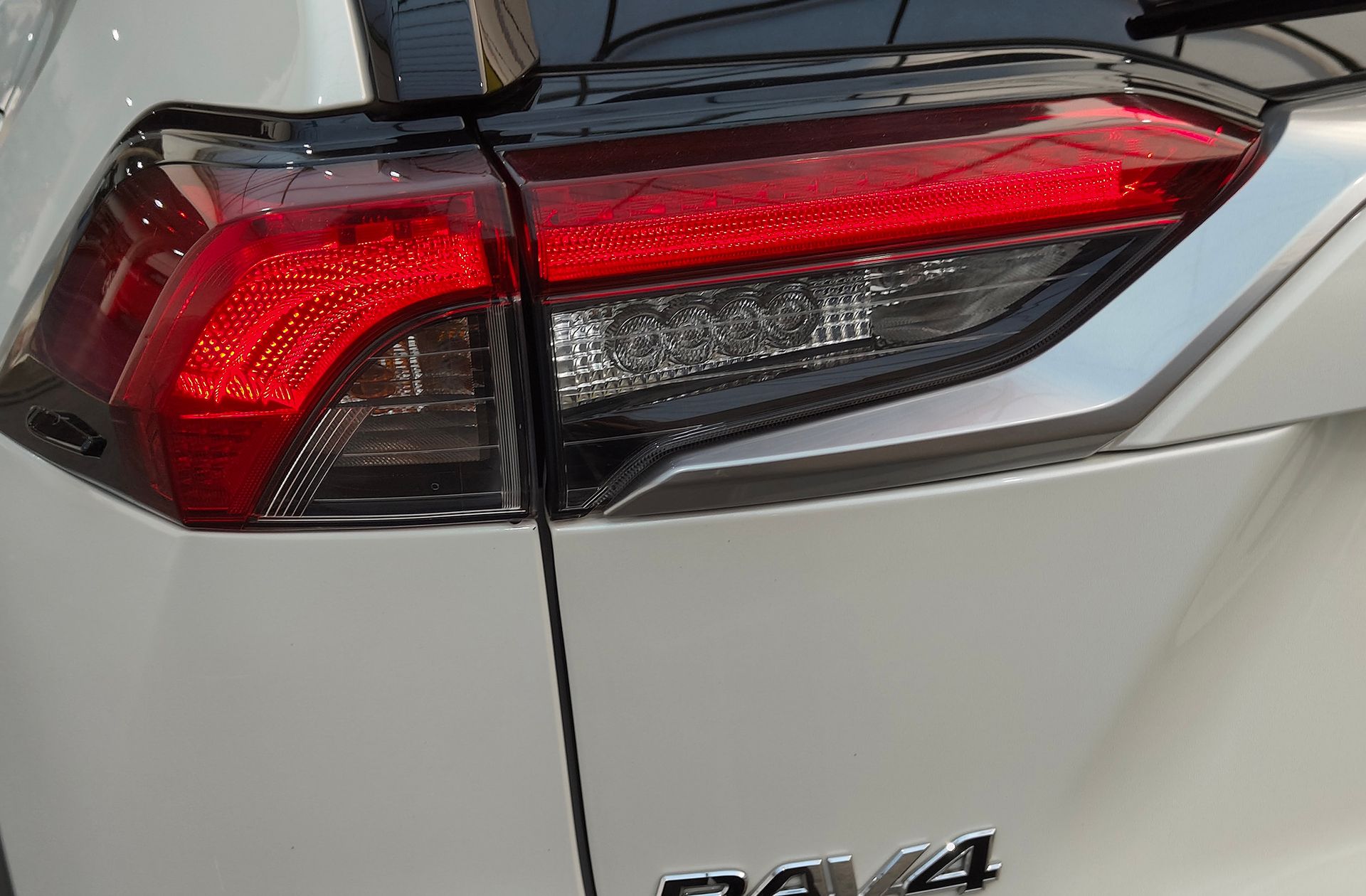 Toyota RAV4 2.5l hybrid Feel! - foto 18