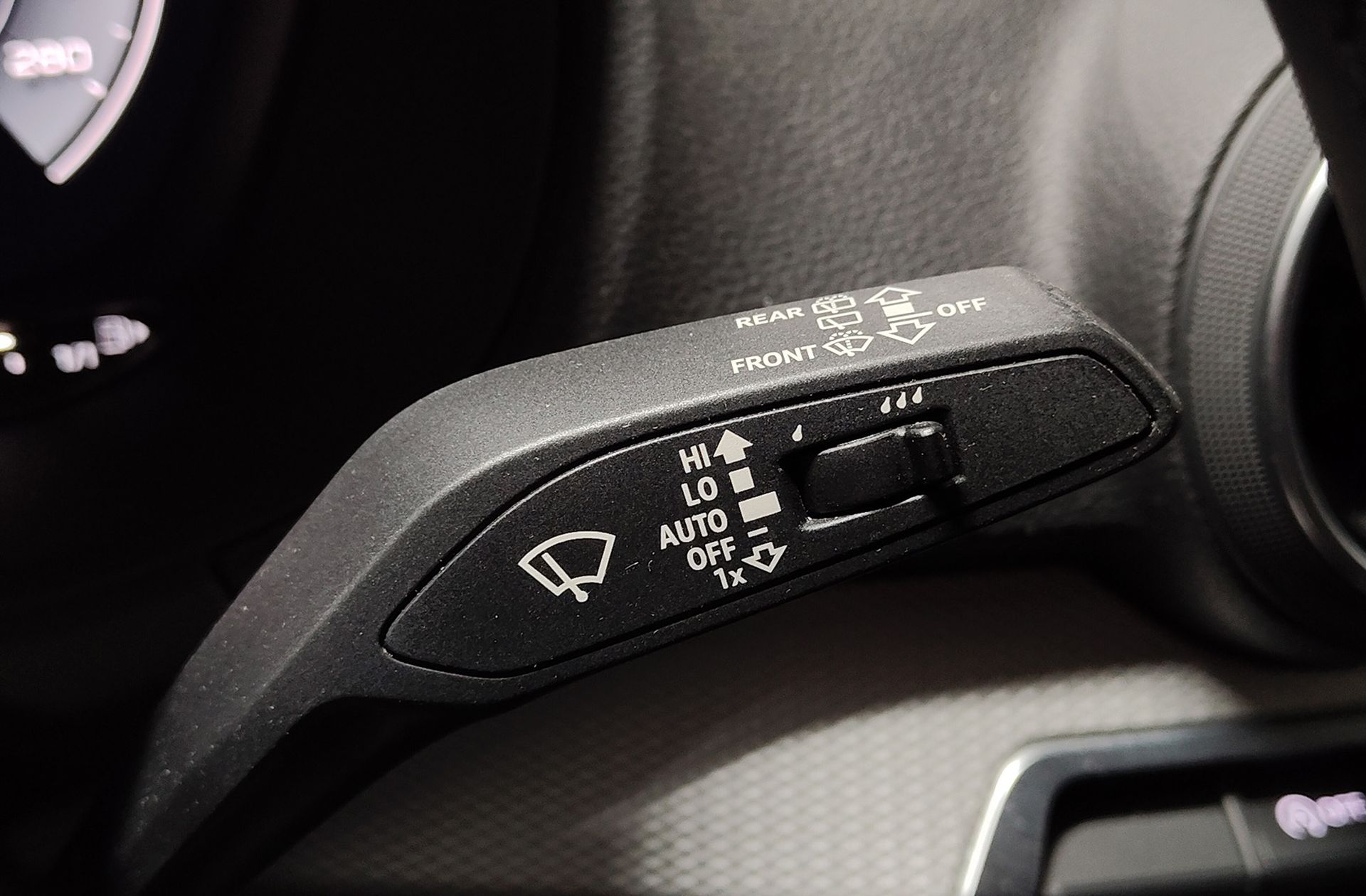 Audi Q2 Advanced 30 TFSI - foto 30