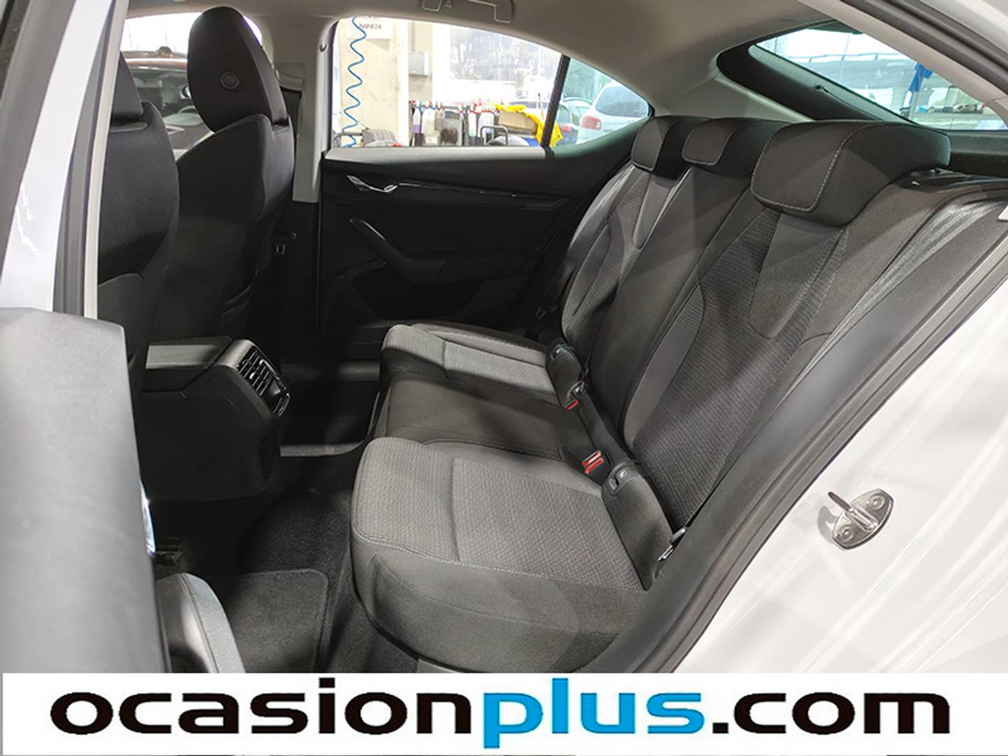 Foto Skoda Octavia Skoda Octavia 1.0 TSI mHEV Ambition DSG (110 CV)