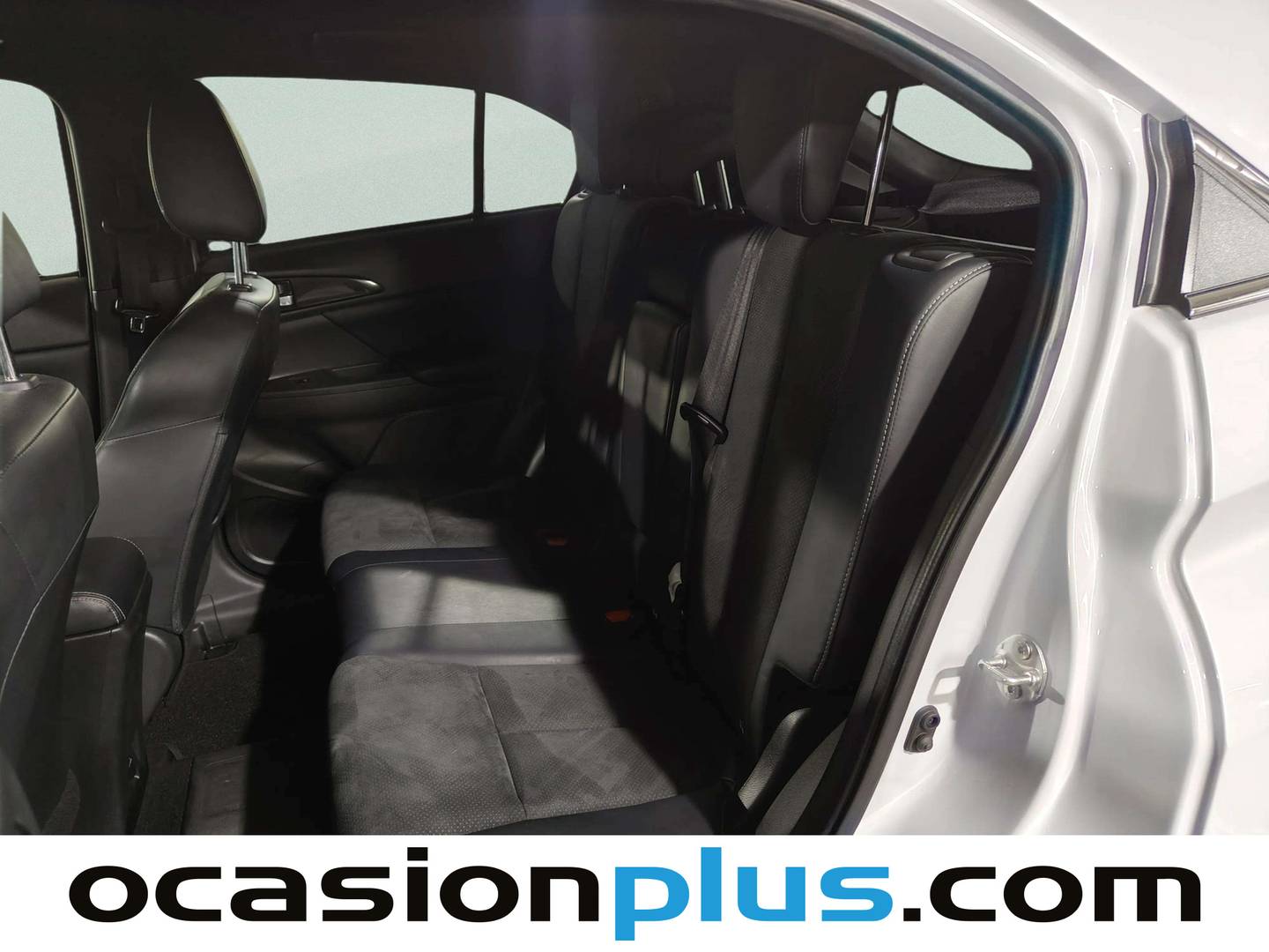Foto asientos traseros Mitsubishi Eclipse Cross Mitsubishi Eclipse Cross 2.4 PHEV Kaiteki 4WD Auto (188 CV)