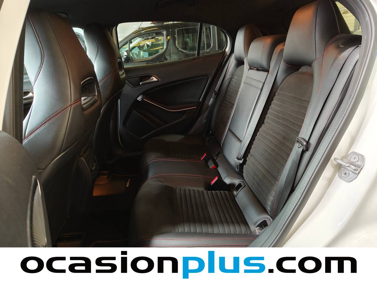 Foto asientos traseros Mercedes GLA Mercedes GLA 200 (156 CV)