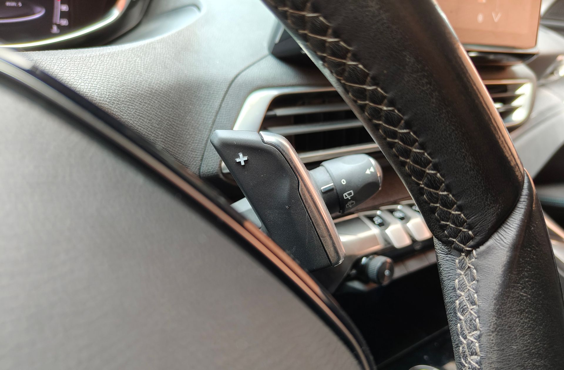 Peugeot 5008 BlueHDi 130 Allure Pack EAT8 7 plazas - foto 31